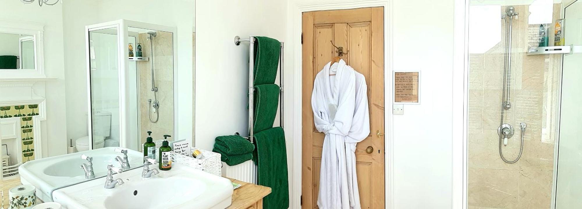 Homestay West Hill Retreat Edwardian Balcony Ensuite With Served Breakfast & Free Parking *
