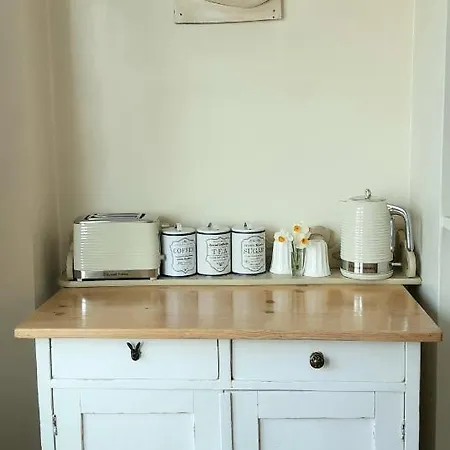 West Hill Retreat Edwardian Balcony Ensuite With Room Served Breakfast & Free Parking Hastings Exterior photo