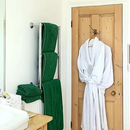 West Hill Retreat Edwardian Balcony Ensuite With Room Served Breakfast & Free Parking Hastings Exterior photo