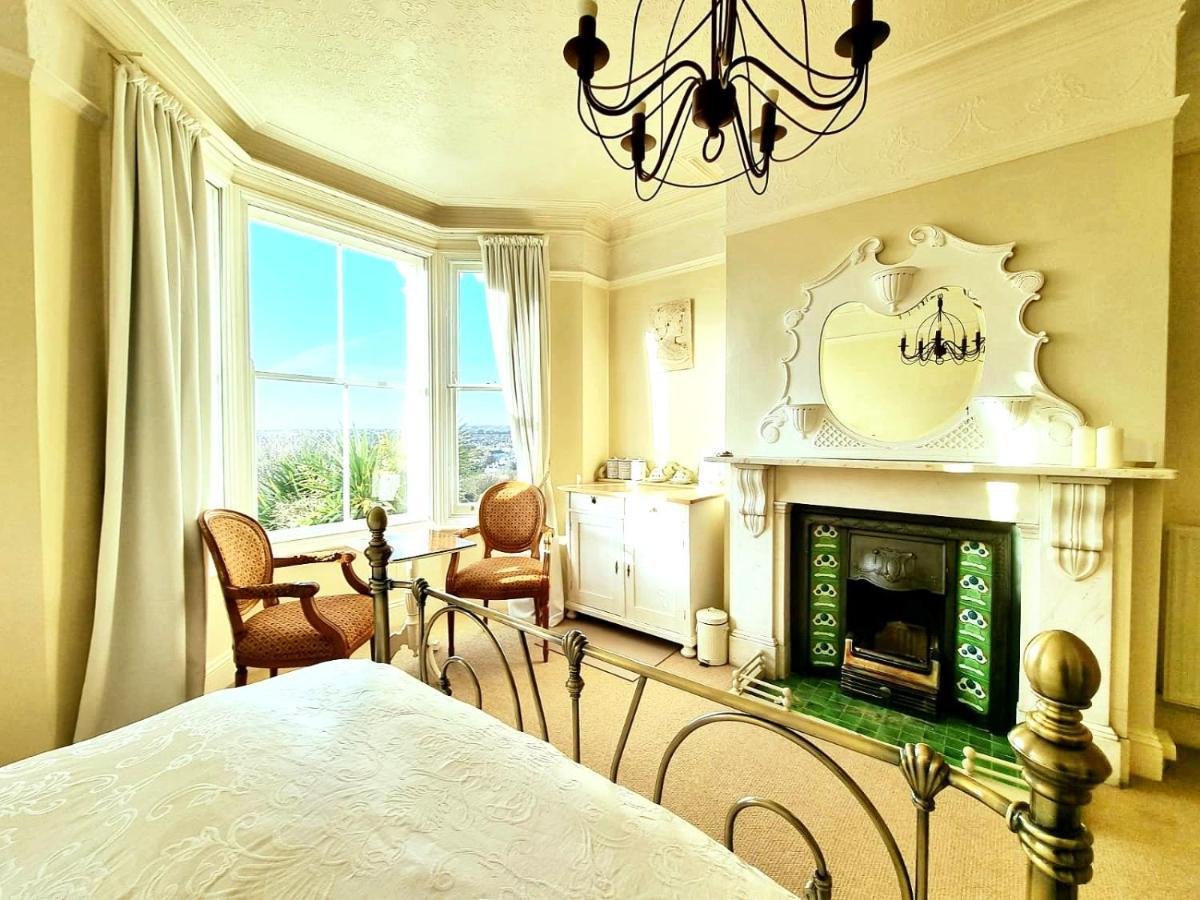 Homestay West Hill Retreat Edwardian Balcony Ensuite With Served Breakfast & Free Parking