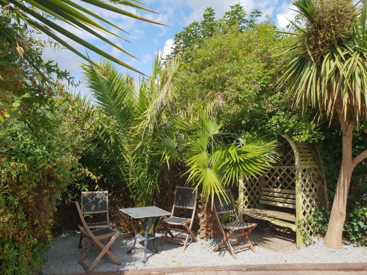 West Hill Retreat Edwardian Balcony Ensuite With Served Breakfast & Free Parking *