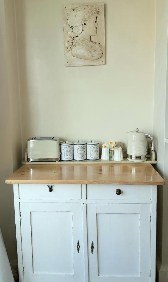 Homestay West Hill Retreat Edwardian Balcony Ensuite With Served Breakfast & Free Parking *